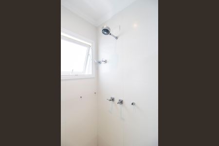 Casa de condomínio para alugar com 672m², 5 quartos e 6 vagasBanheiro da Suíte 1