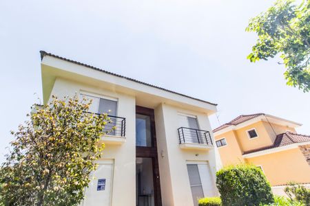 Casa de condomínio para alugar com 672m², 5 quartos e 6 vagasFachada da casa e placa