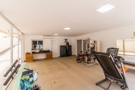 Casa de condomínio para alugar com 672m², 5 quartos e 6 vagasAcademia