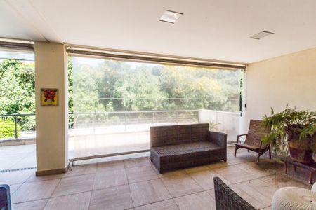 Casa de condomínio para alugar com 672m², 5 quartos e 6 vagasVaranda