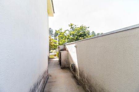 Casa de condomínio para alugar com 672m², 5 quartos e 6 vagasCorredor