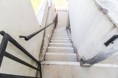 Casa de condomínio para alugar com 672m², 5 quartos e 6 vagasEscada