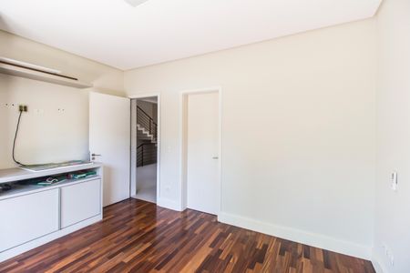 Casa de condomínio para alugar com 672m², 5 quartos e 6 vagasSuíte 4