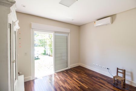 Casa de condomínio para alugar com 672m², 5 quartos e 6 vagasQuarto/Escritório