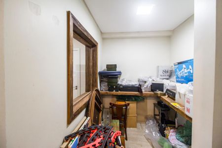 Casa de condomínio para alugar com 672m², 5 quartos e 6 vagasDepósito