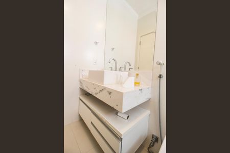 Casa de condomínio para alugar com 672m², 5 quartos e 6 vagasBanheiro da Suíte 4