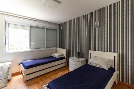 Apartamento à venda com 239m², 5 quartos e 2 vagasQuarto 2