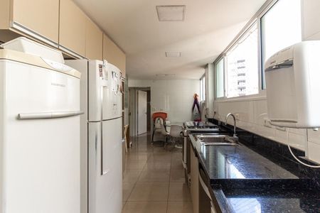 Apartamento à venda com 239m², 5 quartos e 2 vagasCozinha