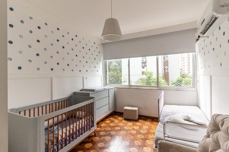 Apartamento à venda com 239m², 5 quartos e 2 vagasQuarto 4