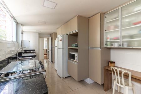 Apartamento à venda com 239m², 5 quartos e 2 vagasCozinha