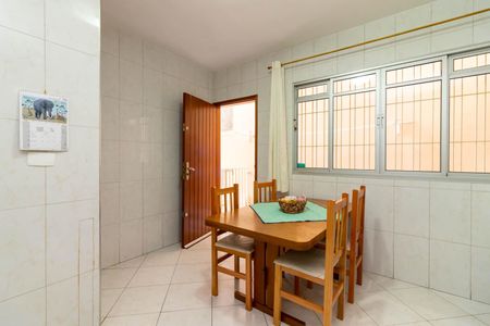 Casa para alugar com 129m², 2 quartos e 2 vagasCozinha