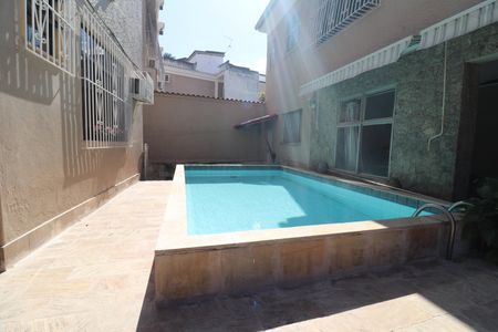 Casa para alugar com 135m², 3 quartos e 4 vagasÁrea externa