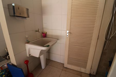 Casa para alugar com 135m², 3 quartos e 4 vagasBanheiro da Área externa