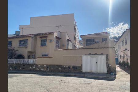 Casa para alugar com 135m², 3 quartos e 4 vagasFachada