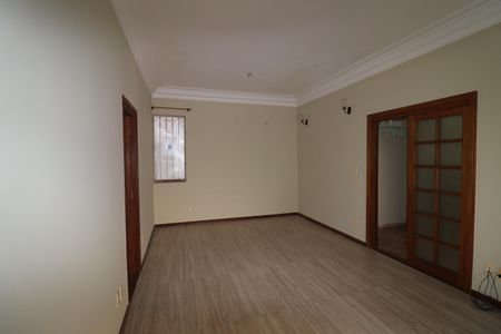 Casa para alugar com 135m², 3 quartos e 4 vagasSala