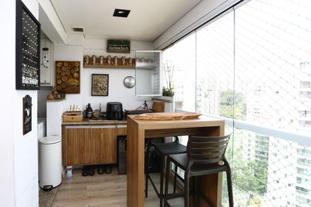 Apartamento à venda com 72m², 3 quartos e 2 vagas Apartamento à venda com 72m², 3 quartos e 2 vagasVaranda