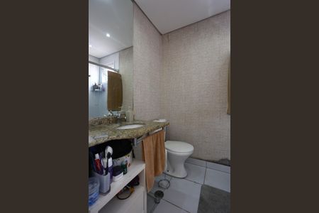 Apartamento à venda com 72m², 3 quartos e 2 vagas Apartamento à venda com 72m², 3 quartos e 2 vagasBanheiro da Suíte