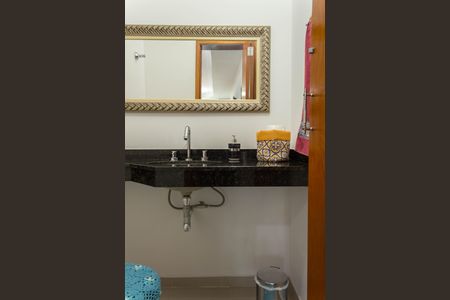 Casa à venda com 195m², 3 quartos e 4 vagas Casa à venda com 195m², 3 quartos e 4 vagasLavabo