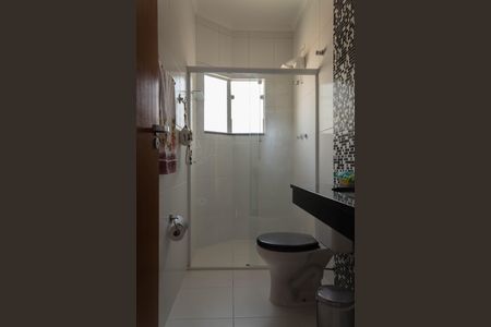 Casa à venda com 195m², 3 quartos e 4 vagas Casa à venda com 195m², 3 quartos e 4 vagasBanheiro da Suíte 1