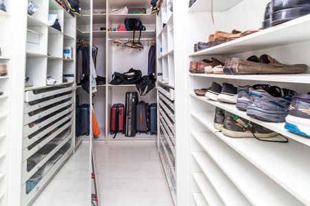 Apartamento para alugar com 264m², 3 quartos e 3 vagasCloset da suíte 2