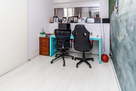 Apartamento para alugar com 264m², 3 quartos e 3 vagasSuíte 1 Escritório