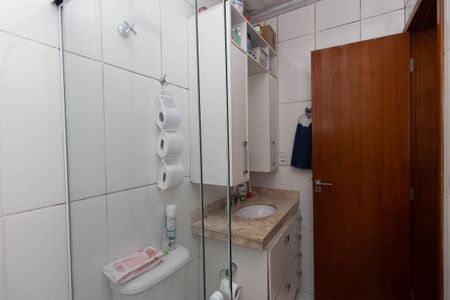 Casa de condomínio à venda com 90m², 3 quartos e 2 vagasBanheiro da Suíte