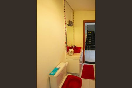 Casa à venda com 245m², 4 quartos e 6 vagasBanheiro Social 2