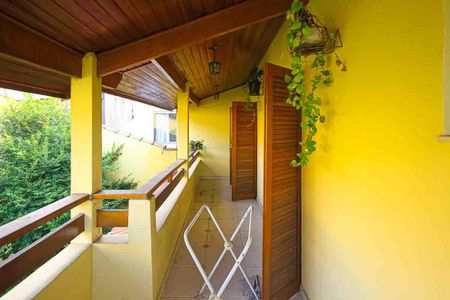 Casa à venda com 245m², 4 quartos e 6 vagasVaranda