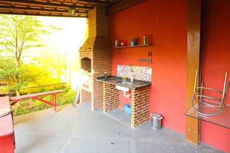 Casa à venda com 245m², 4 quartos e 6 vagasChurrasqueira