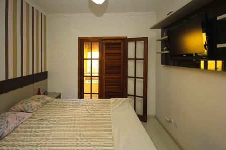 Casa à venda com 245m², 4 quartos e 6 vagasSuíte