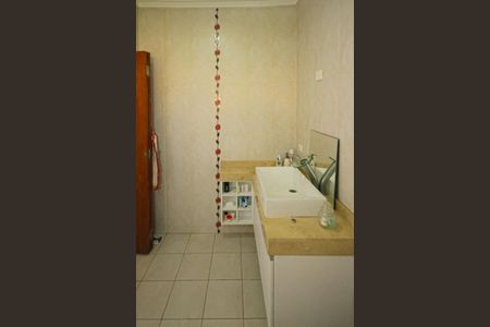 Casa à venda com 245m², 4 quartos e 6 vagasBanheiro da Suíte