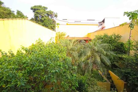 Casa à venda com 245m², 4 quartos e 6 vagasVista