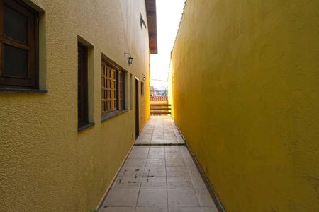 Casa à venda com 245m², 4 quartos e 6 vagasCorredor Lateral