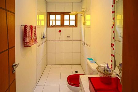 Casa à venda com 245m², 4 quartos e 6 vagasBanheiro Social 2