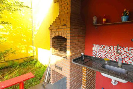 Casa à venda com 245m², 4 quartos e 6 vagasChurrasqueira