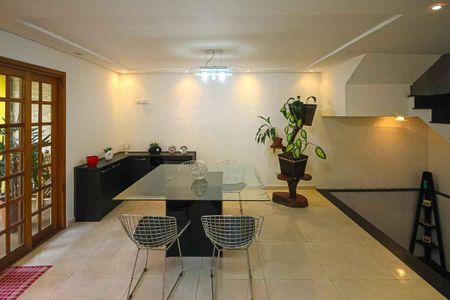 Casa à venda com 245m², 4 quartos e 6 vagasSala de Jantar