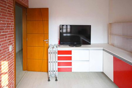 Casa à venda com 245m², 4 quartos e 6 vagasEscritório