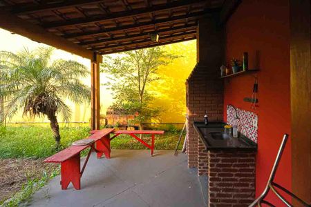 Casa à venda com 245m², 4 quartos e 6 vagasChurrasqueira