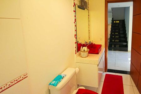 Casa à venda com 245m², 4 quartos e 6 vagasBanheiro Social 2