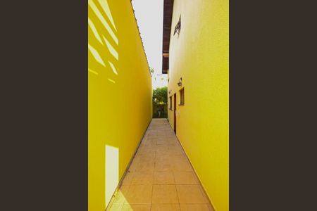 Casa à venda com 245m², 4 quartos e 6 vagasCorredor Lateral