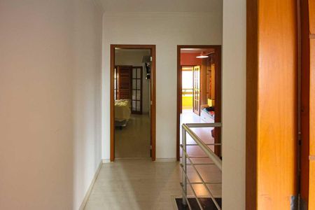 Casa à venda com 245m², 4 quartos e 6 vagasCorredor dos Quartos