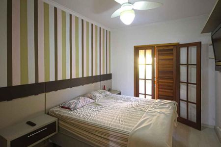 Casa à venda com 245m², 4 quartos e 6 vagasSuíte