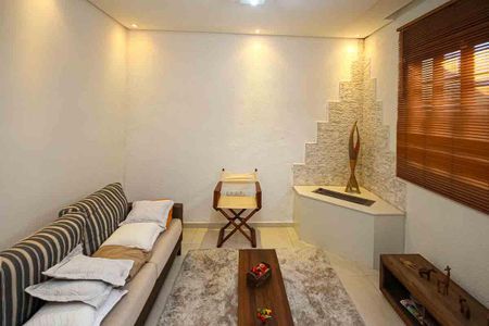 Casa à venda com 245m², 4 quartos e 6 vagasSala 02