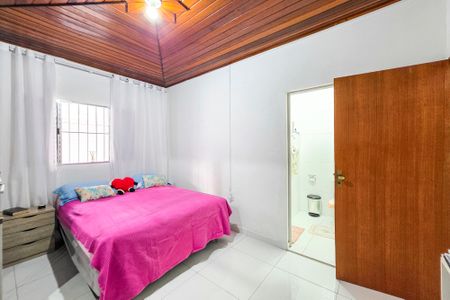 Casa para alugar com 100m², 2 quartos e 5 vagasSuíte 1