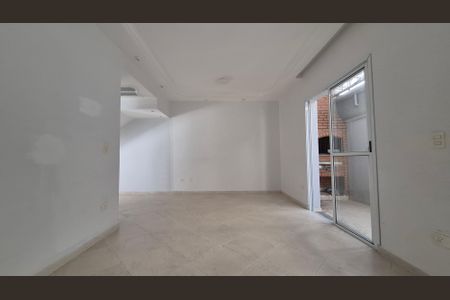 Casa de condomínio à venda com 131m², 3 quartos e 2 vagasSala