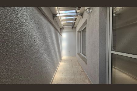 Casa de condomínio à venda com 131m², 3 quartos e 2 vagasVaranda