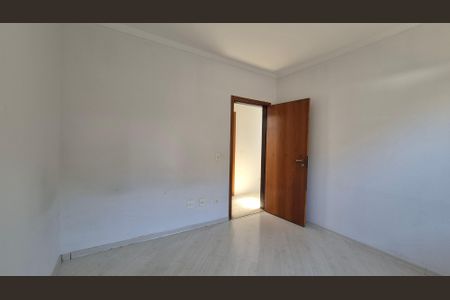 Casa de condomínio à venda com 131m², 3 quartos e 2 vagasQuarto 2