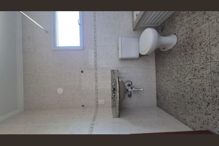 Casa de condomínio à venda com 131m², 3 quartos e 2 vagasBanheiro da suíte