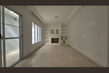 Casa de condomínio à venda com 131m², 3 quartos e 2 vagasSala