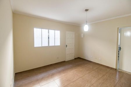 Casa para alugar com 80m², 2 quartos e 2 vagasSala